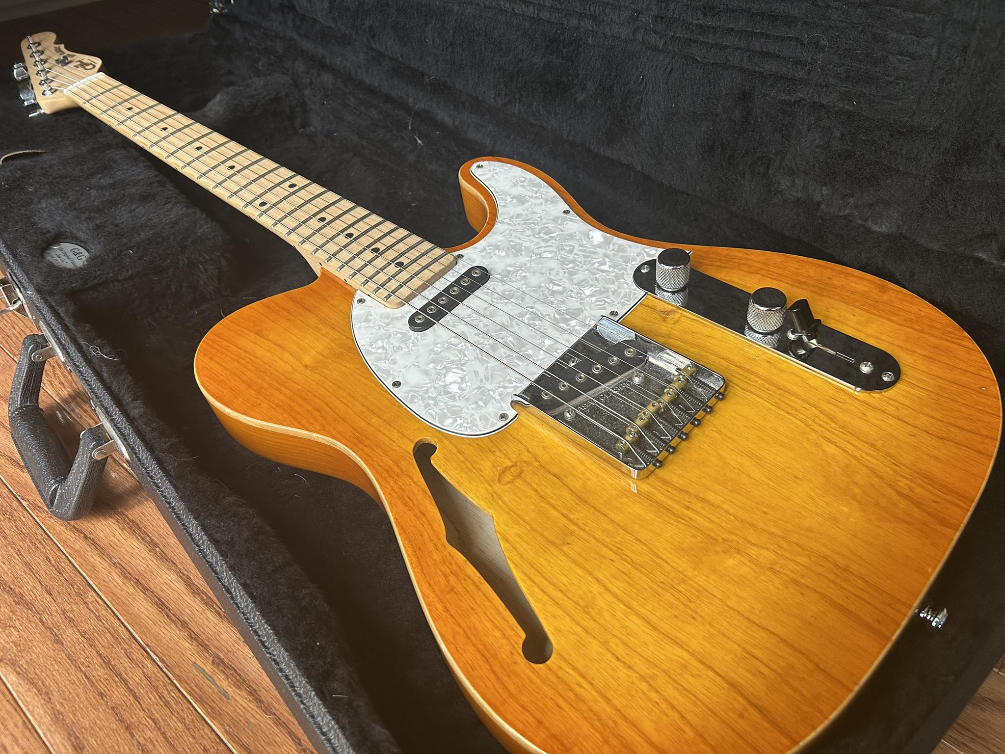 G&L ASAT classic semi-hollow guitar