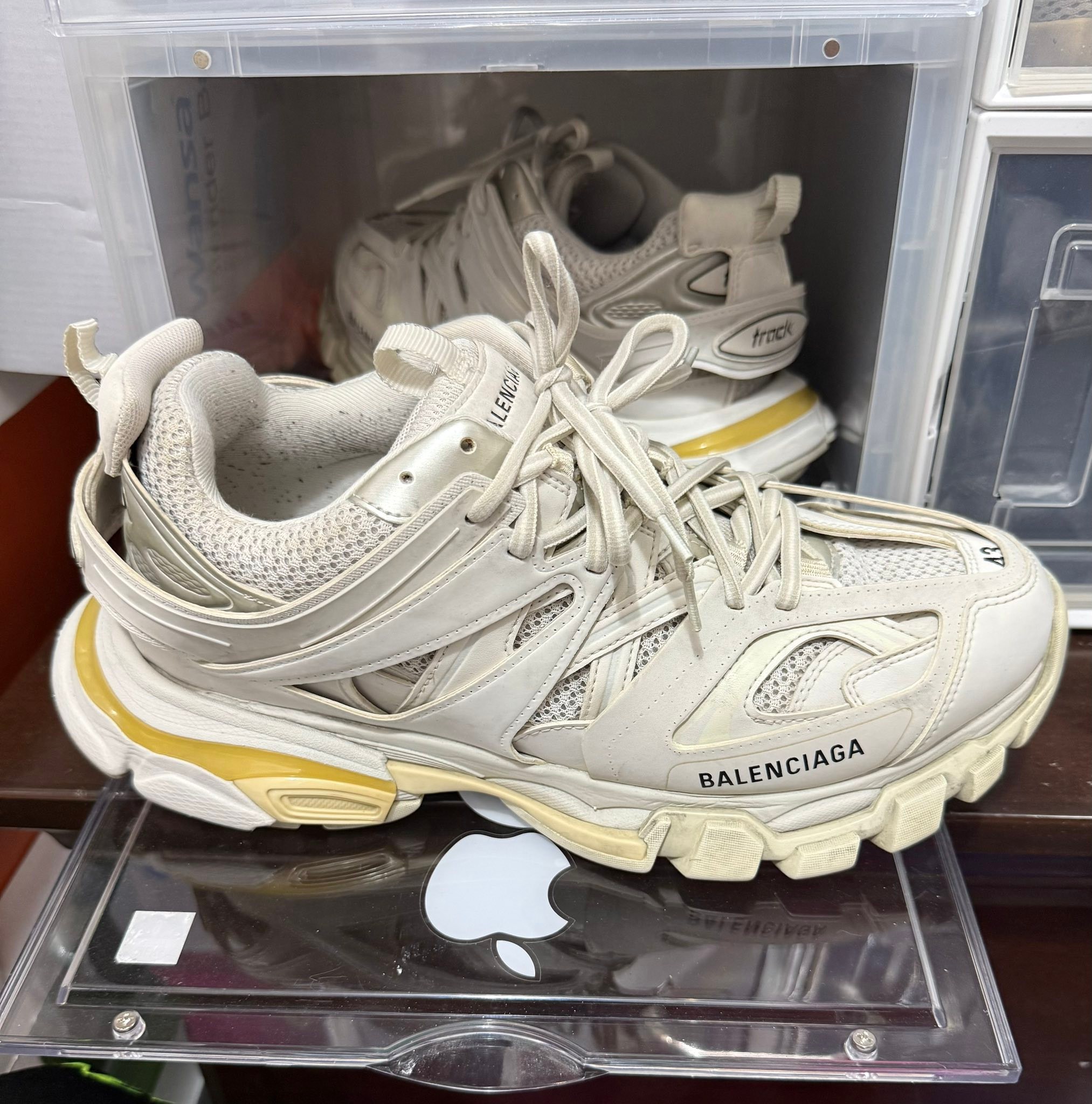 Balenciaga triple s Size 43 1000₪ יש לגיט