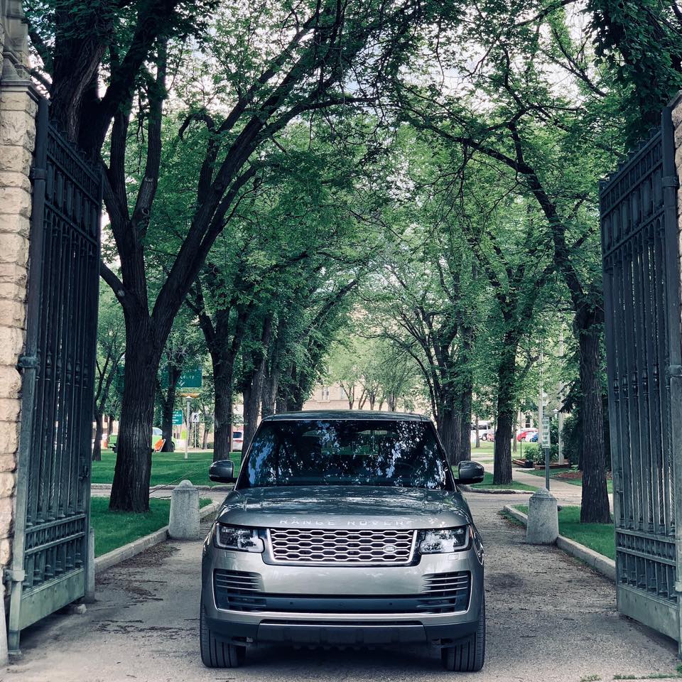 The ultimate in driving refinement... - Land Rover Saskatoon