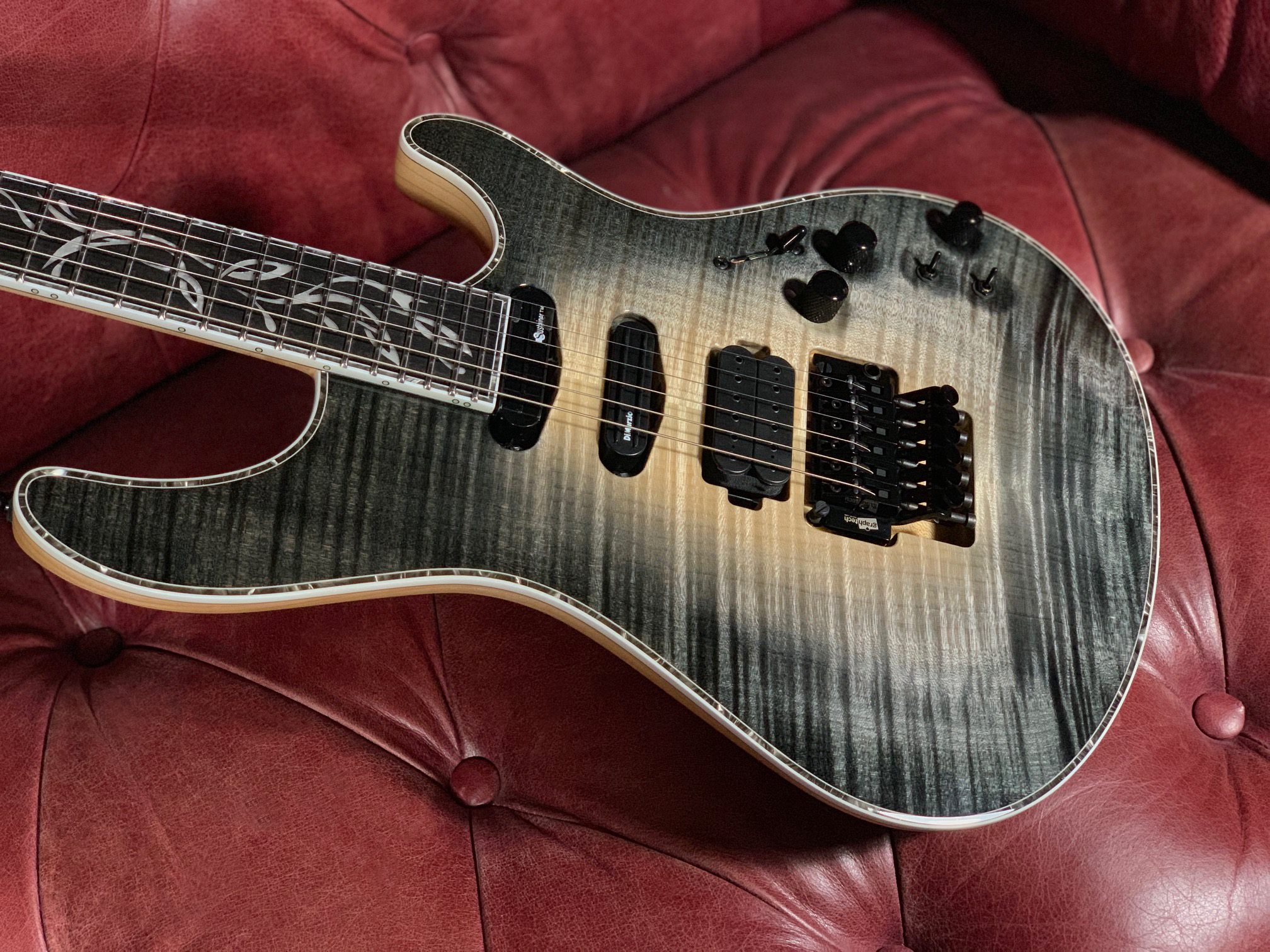 Mayones Regius Pro 6 Custom Shop | Flamed Maple 4A grade top