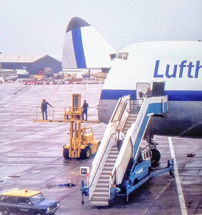 Lufthansa Cargo B747-200F D-ABYZ, November 1994 (my photo)