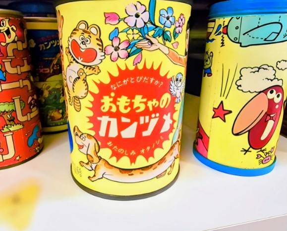 こんにちは😊 1965年森永製菓から発売された 【チョコボール】 発売