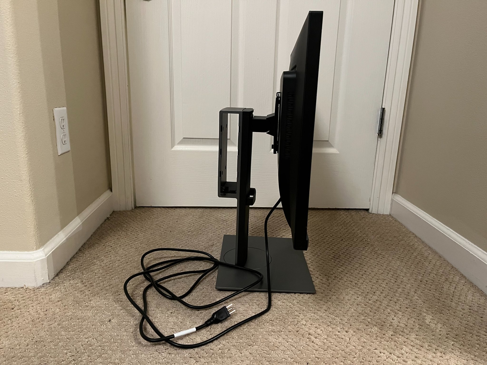 27” Edgeless QHD (2560x1440) Monitor (P2718EC) - Monitors - Belmont ...