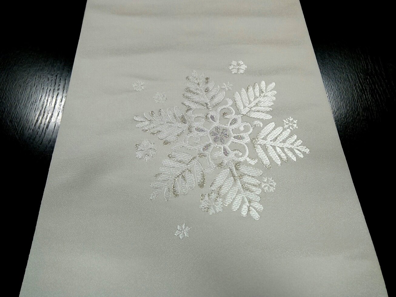 株式会社西陣まいづる - 九寸クリスマス。 小紋、洒落もの向け。 雪の 