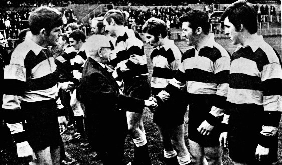 Who is being introduced to the... - Rugby Memories Scotland