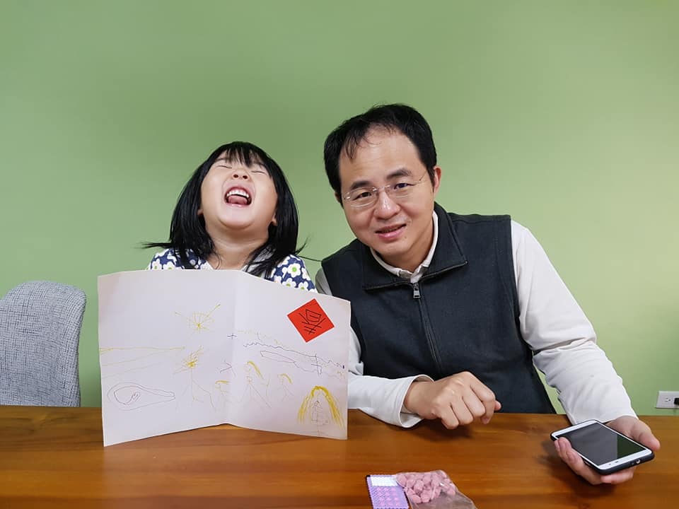 早安 來看古靈精怪的沁恩三連拍 比珥信心教會beer Faith Christian Church Facebook