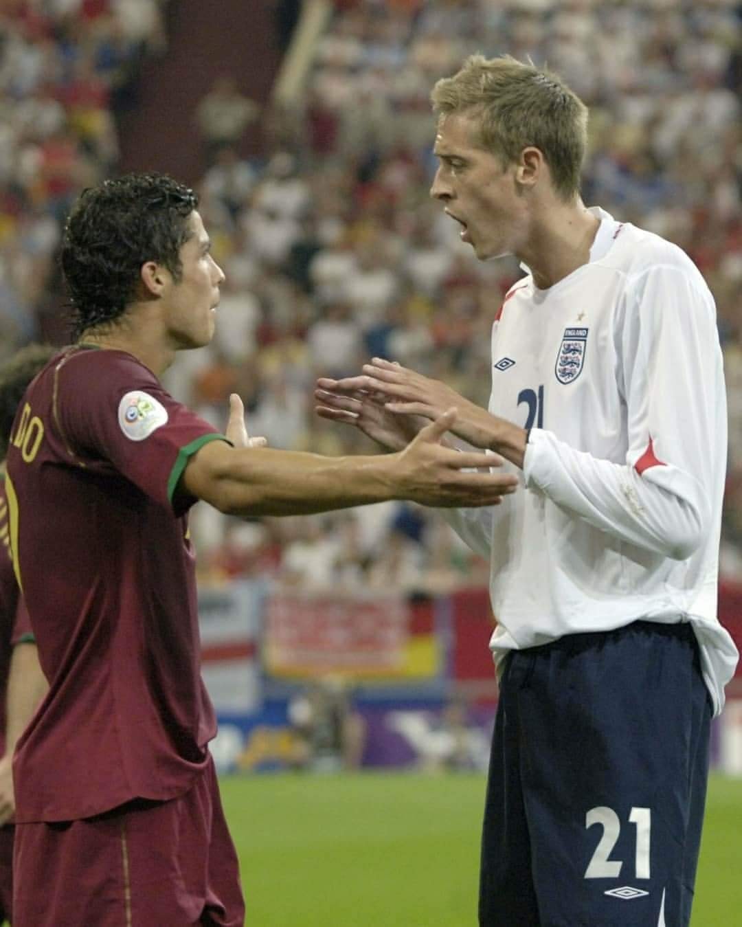 Video menarik - 🗣️ Peter Crouch: “Beberapa tahun lalu, Rio...