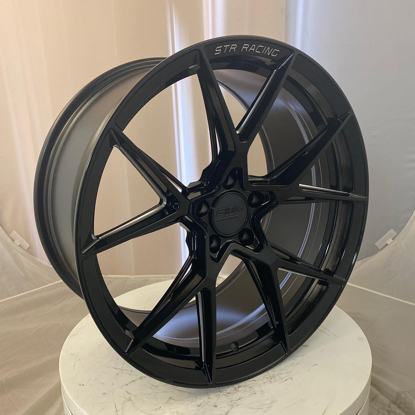 SWIPE to get up close and personal... - STR Racing wheels