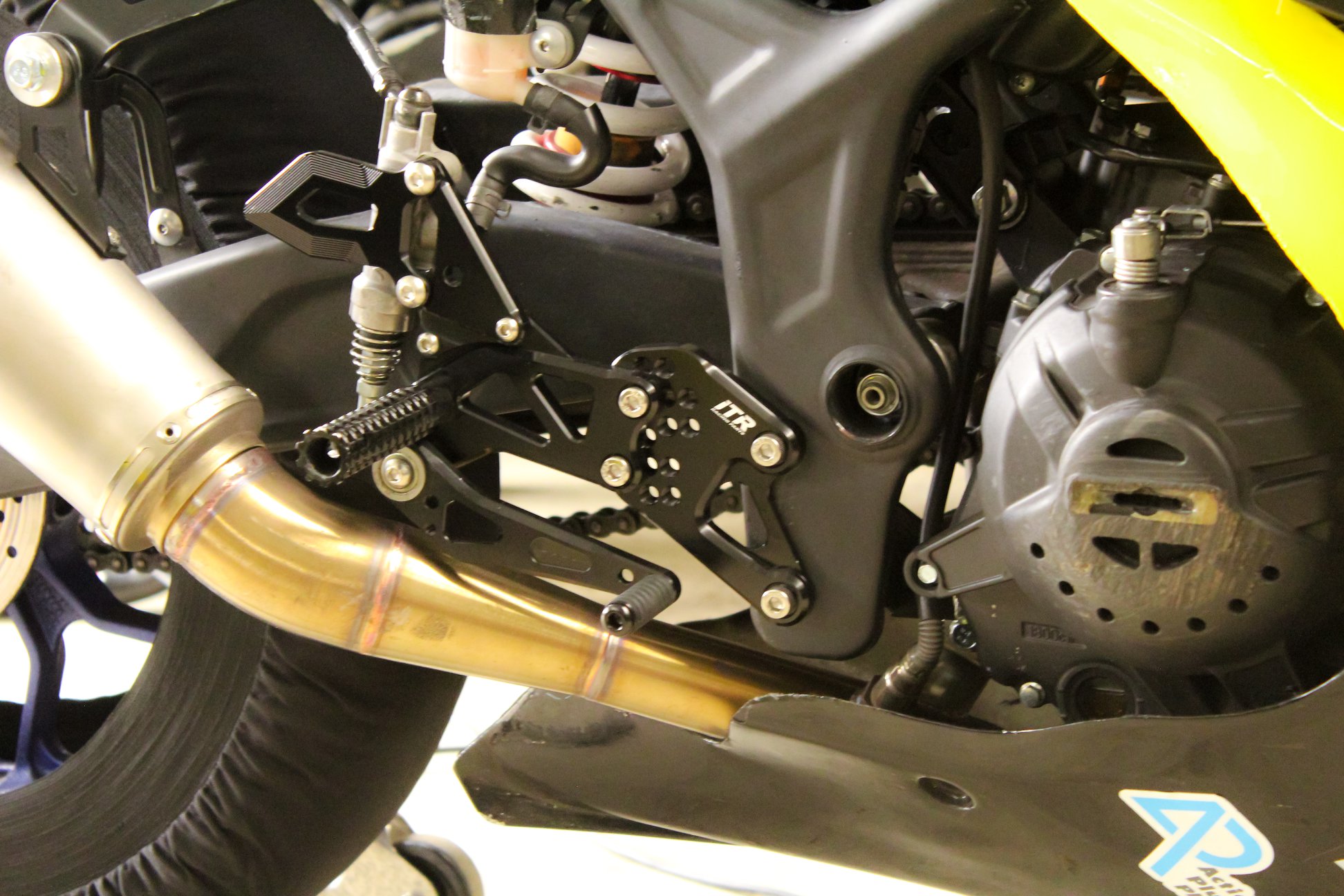 ITR YAMAHA R3 REAR SETS... - Superbike Accessories