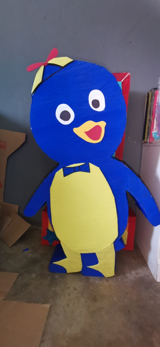 Pablo de Backyardigans... - Piñatas y Manualidades Mely | Facebook