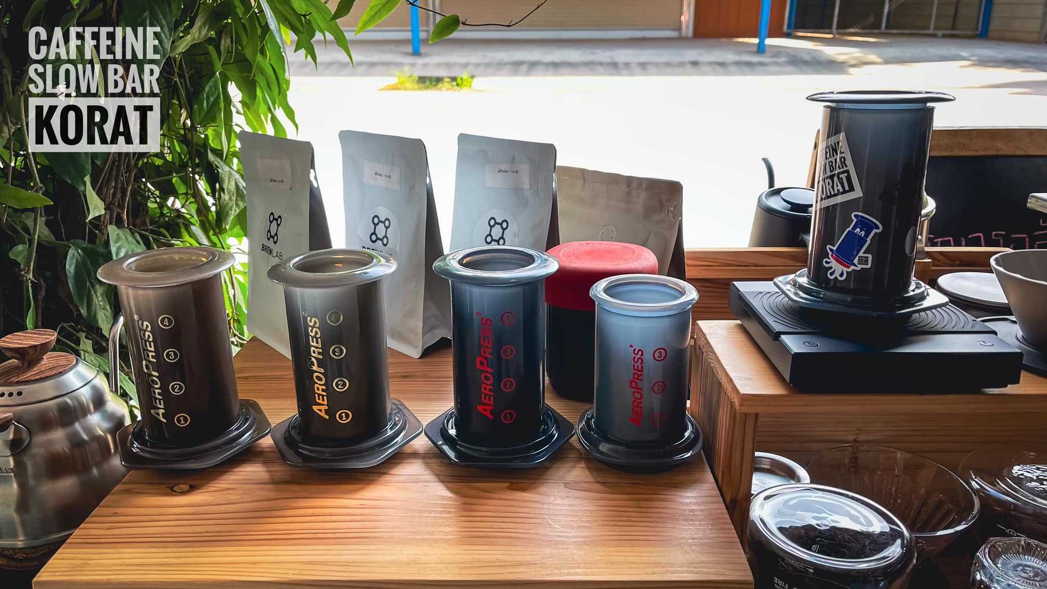 10:10 กาแฟฟิลแฟนที่คาเฟอีน... - Caffeine Lab & Slow Bar