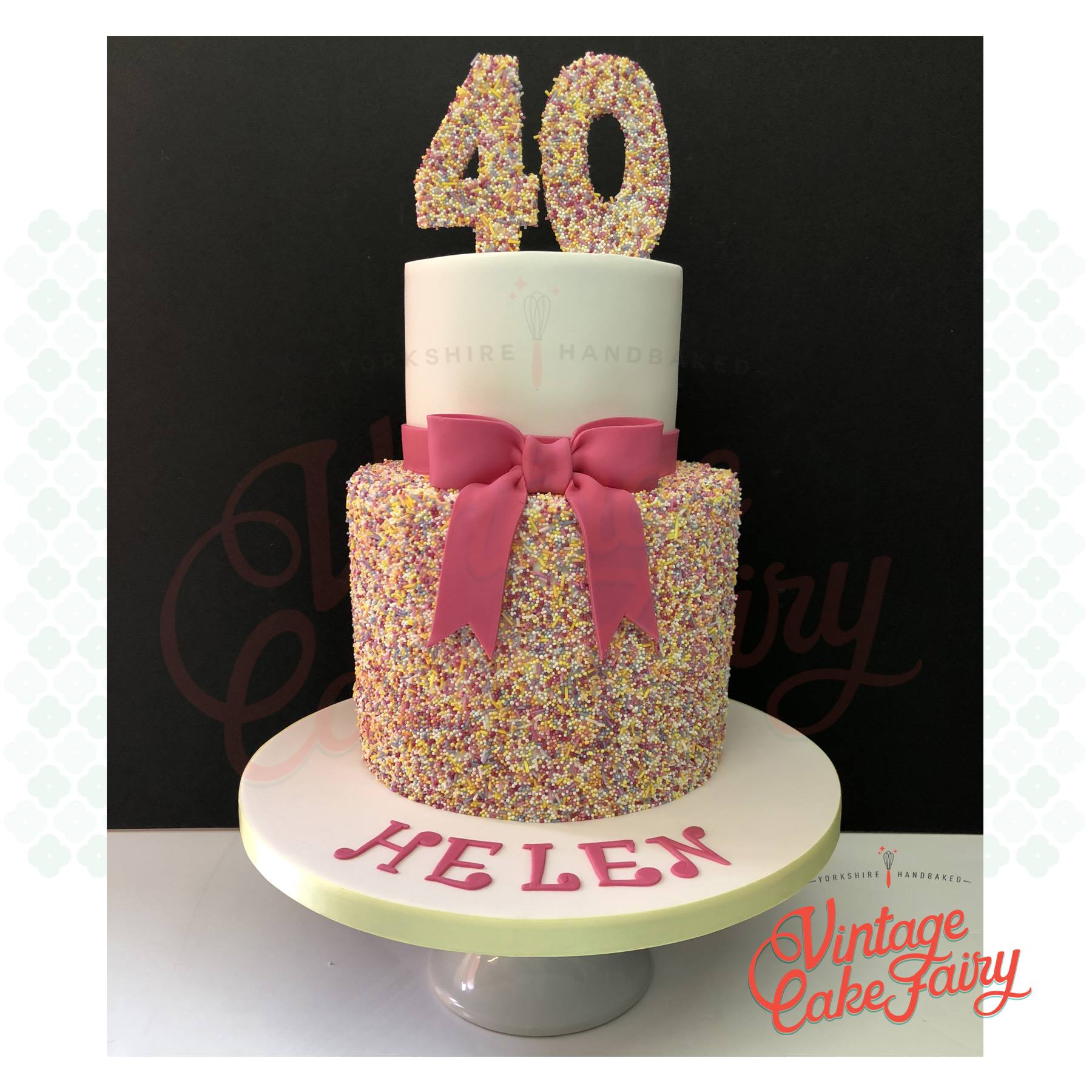 I made this cake for Helen's 40th a... - Vintage Cake Fairy