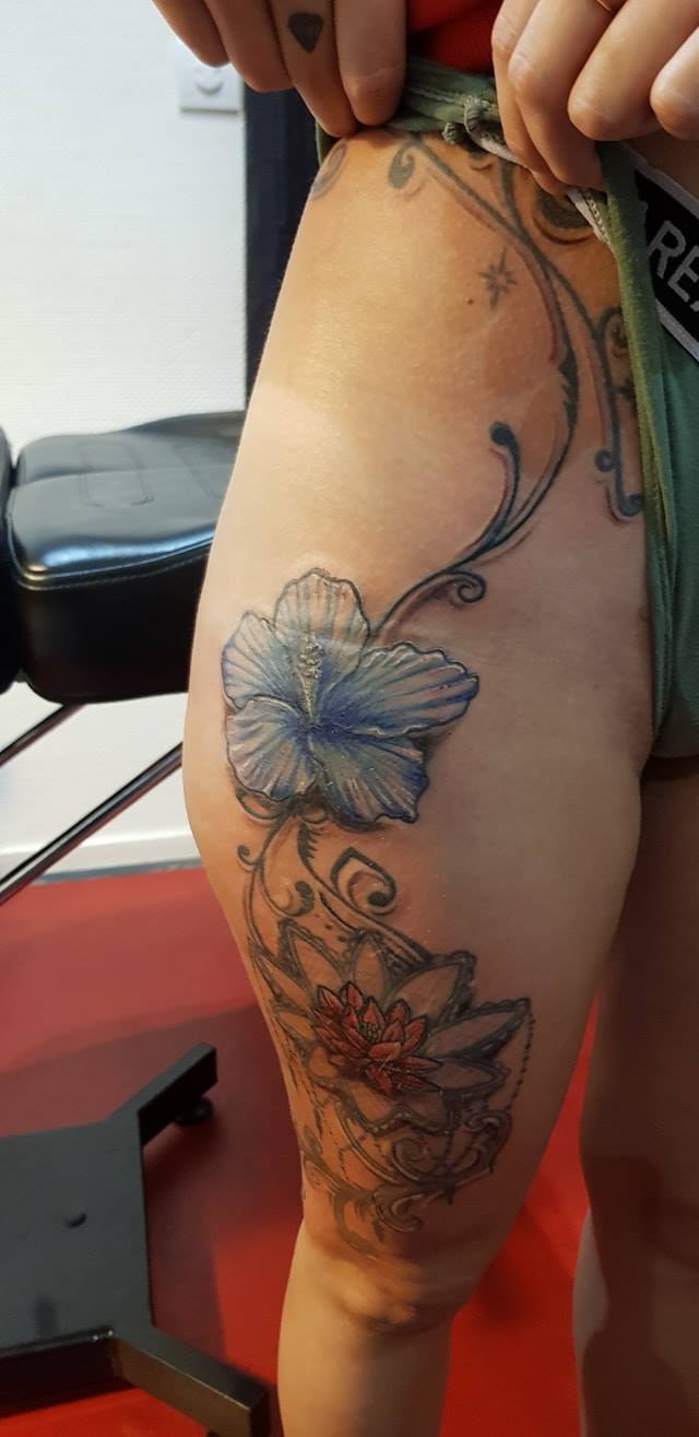 Cuisse Femmerafraichissements Araok Tattoo Tatouage