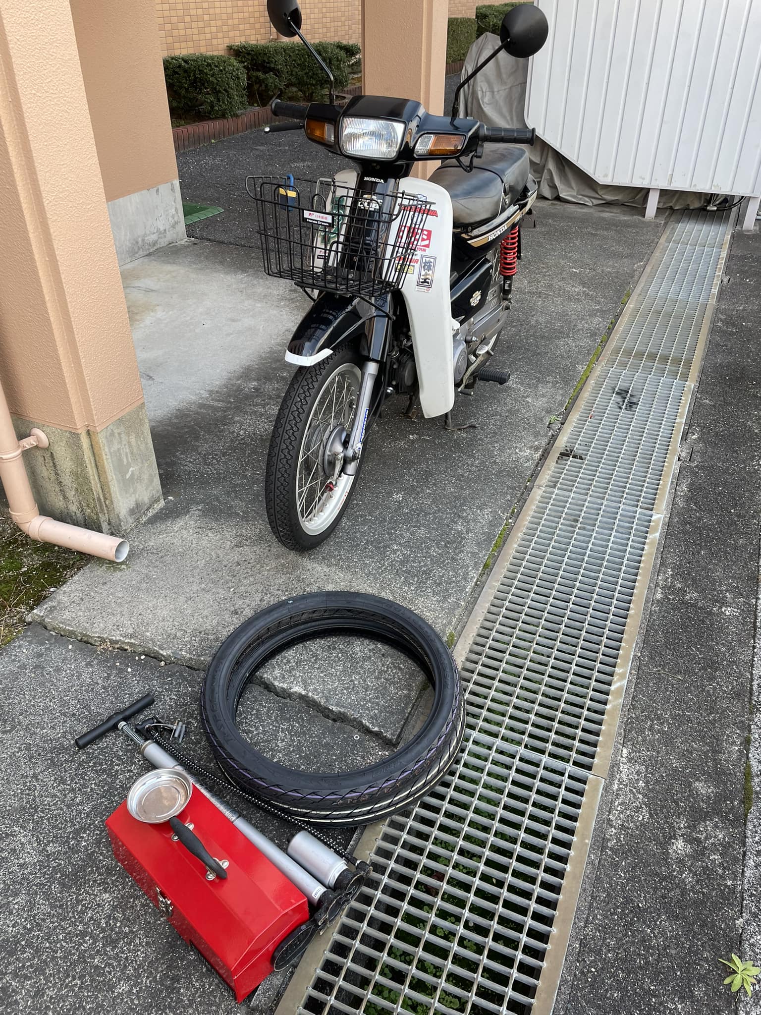 タイカブ 100ex HA06ですが、スピードメーターケーブルが破損しました