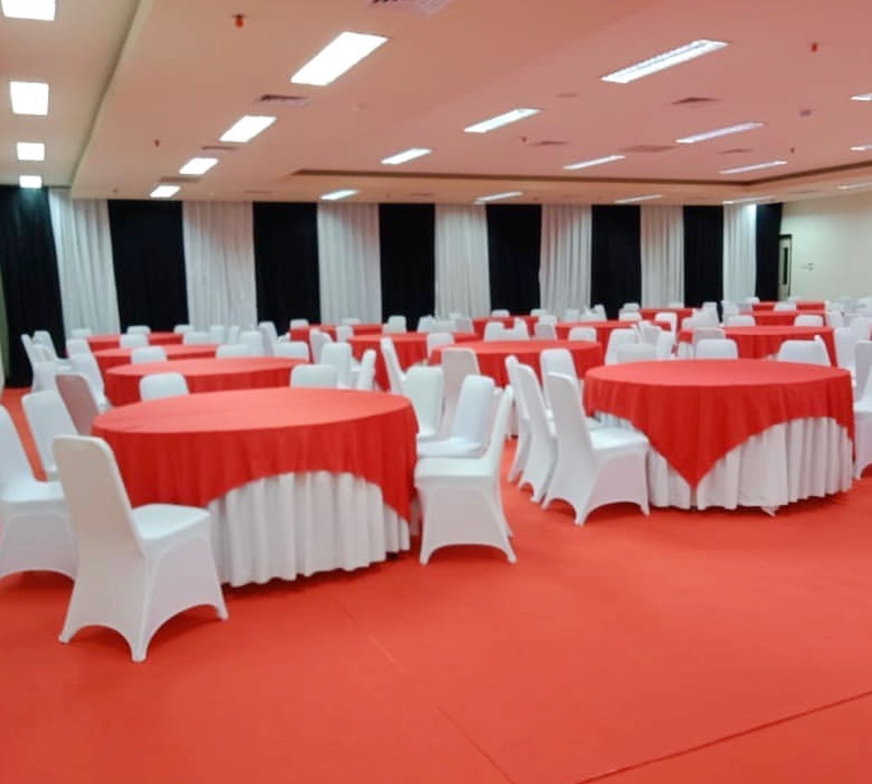 Legenda - ROUND TABLE / MEJA BUNDAR. Salah satu meja VIP yang cocok ...