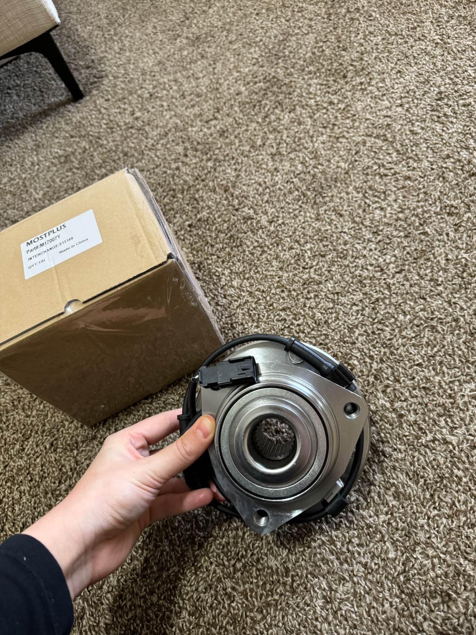 Momo Steering Wheel Hub For Volvo 240 Momo 9010 Steering Wheel Hub