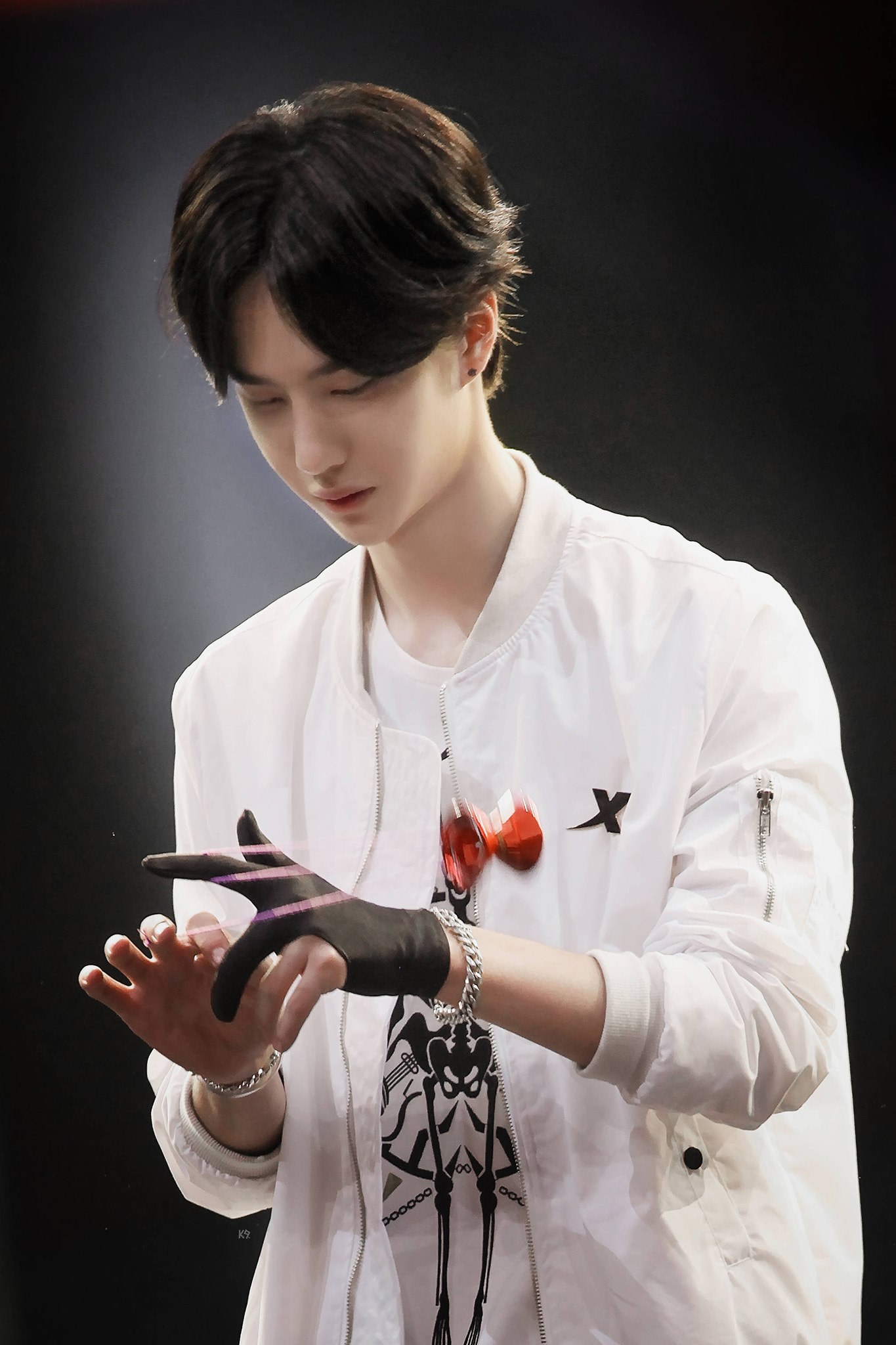 Erotic~~ #WangYibo #王一博#왕이보cr: kick9starter_王一博