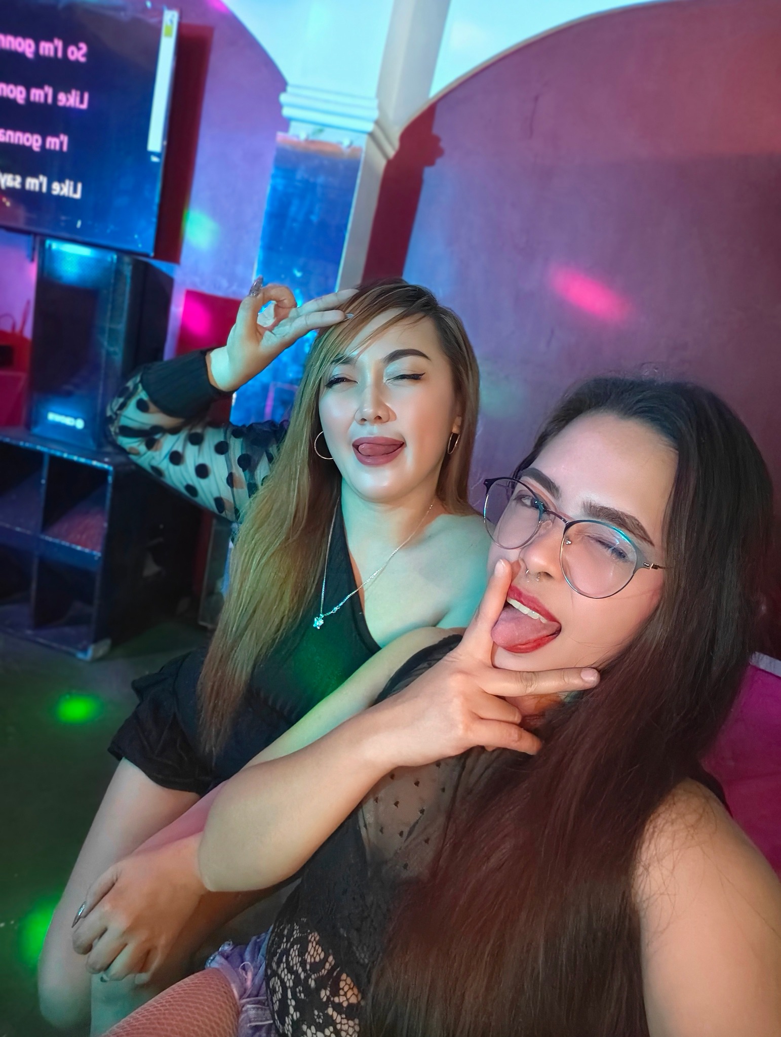 Vocalist Edz - Vocalist Edz added a new photo — at Jev Inn...