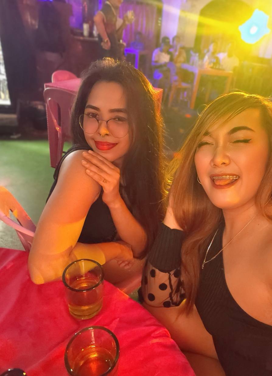 Vocalist Edz - Vocalist Edz added a new photo — at Jev Inn...