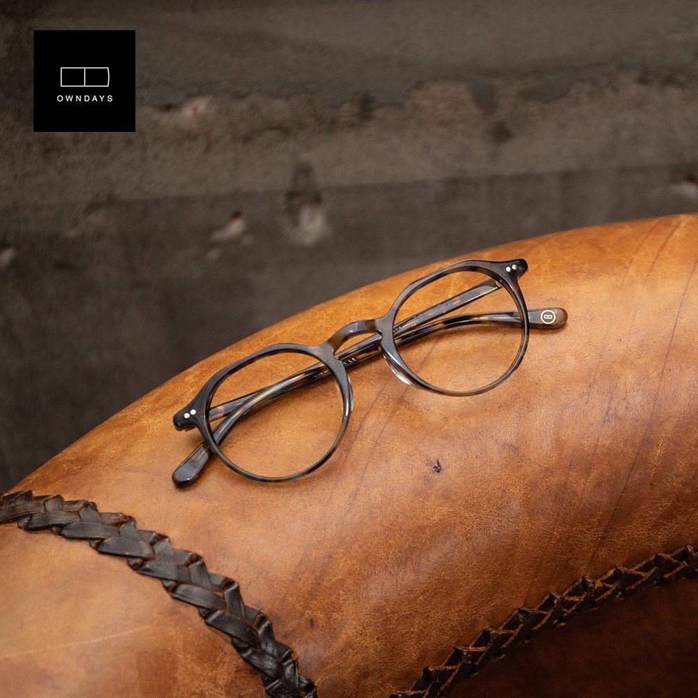 Classic and understated, this pair of John Dillinger frame is the