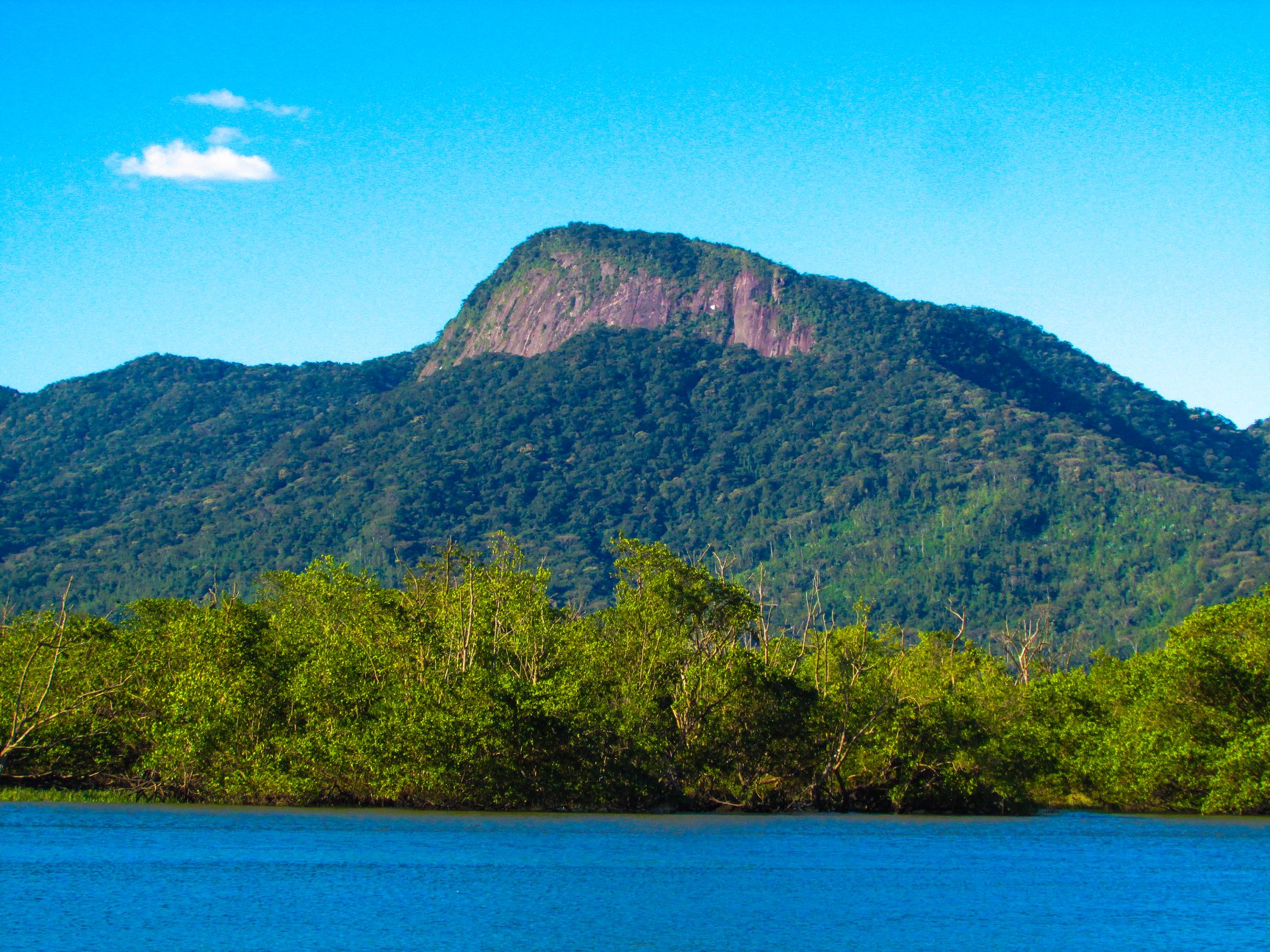A imponente e lendária montanha... - Geográfica de Joinville