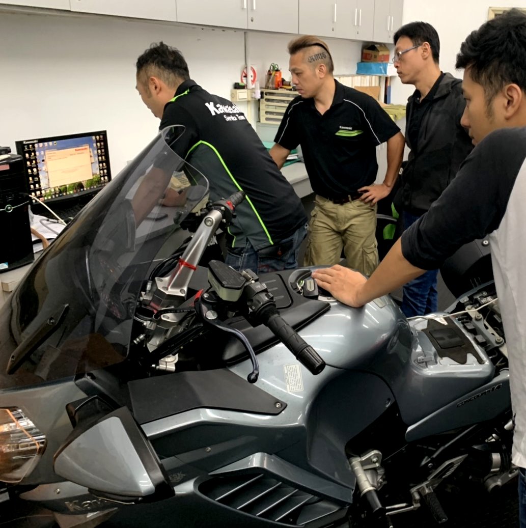 台北柏霖動機內湖旗艦館 - 每次的經驗都讓人成長 #GTR1400 #原廠胎壓偵測 #電腦設定...