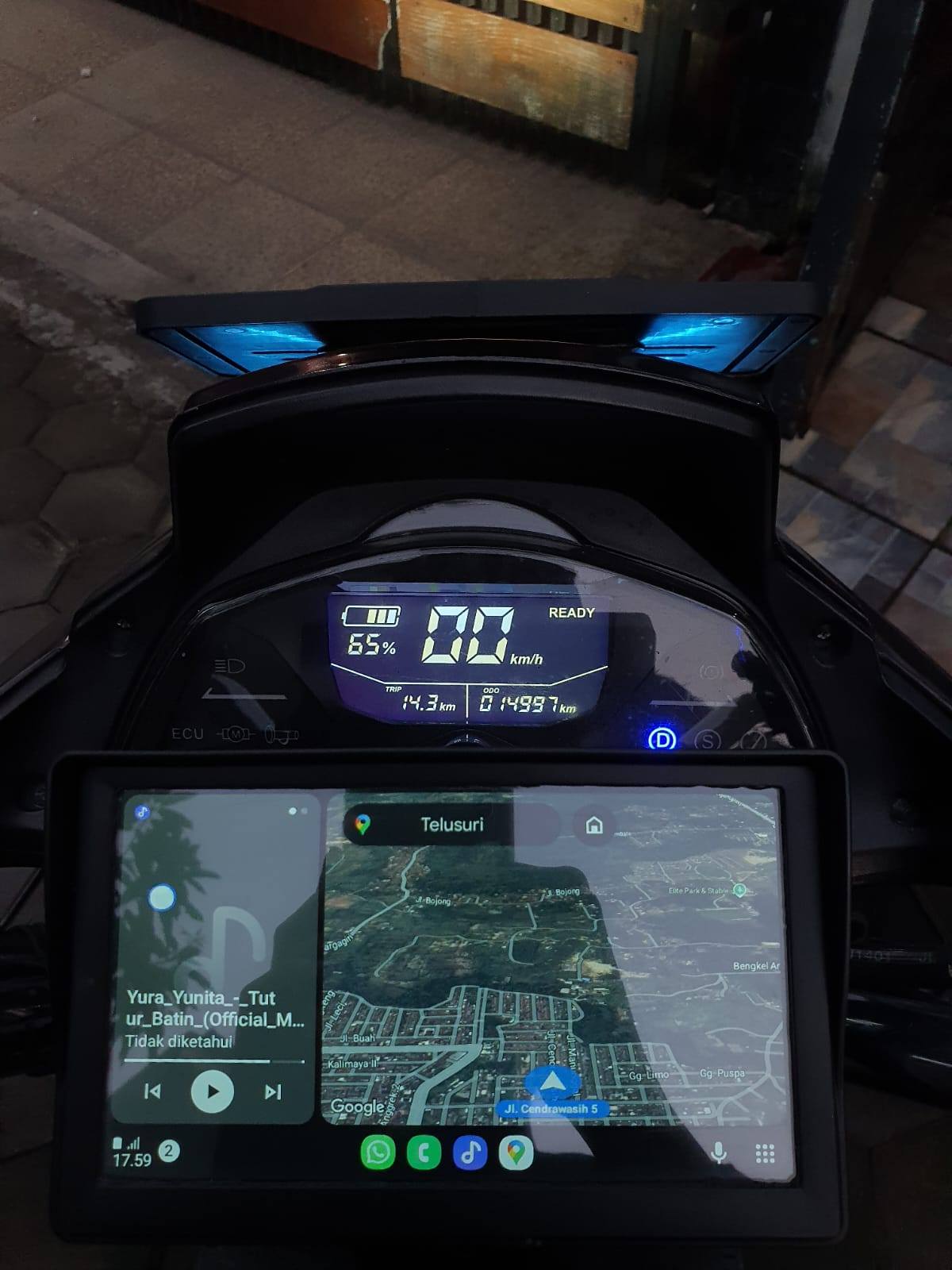 Bismillah... Izin jual om Polytron Fox-r nya Tahun 2023 Kondisi Full ...