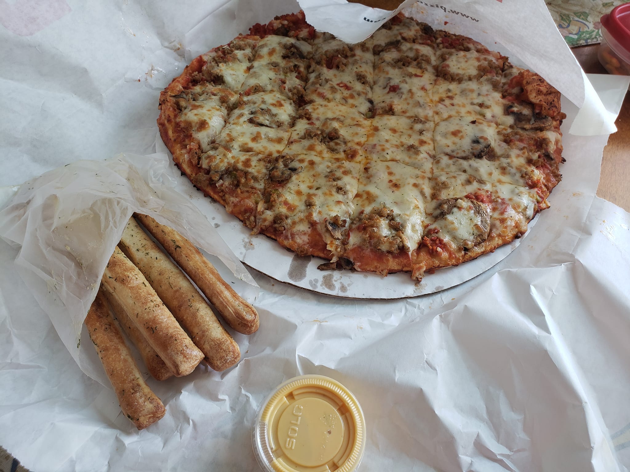 Pizza King 14-inch Royal Feast with extra cheese