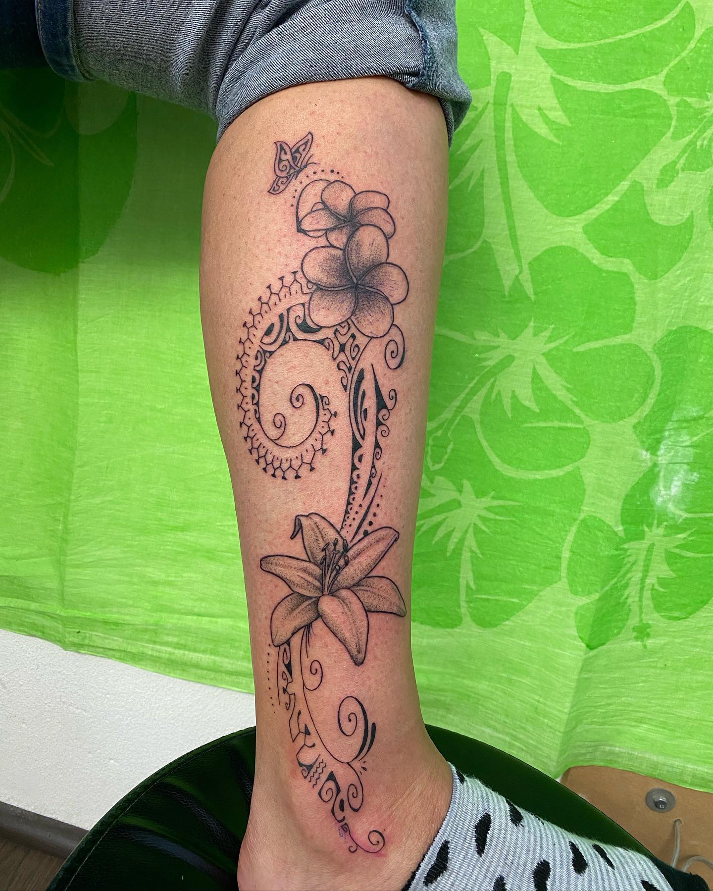 Tatouage Fleur De Lys Cheville