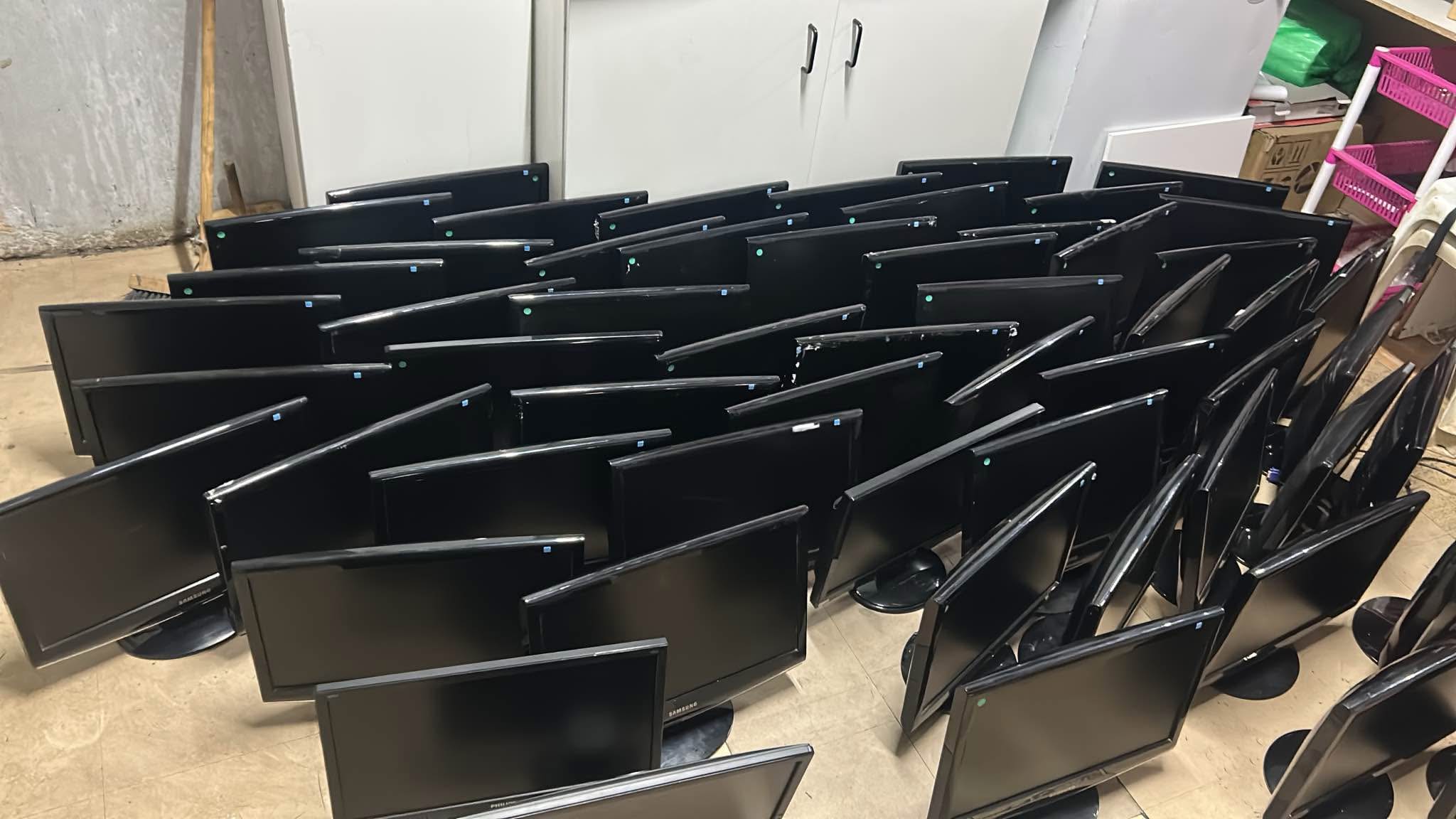 19,20 inch Samsung Screen All working R250.00 - Monitors - Krugersdorp ...