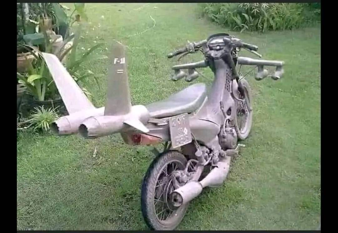 Let's see those Zx14 pics! Check out this tricked out beauty.
