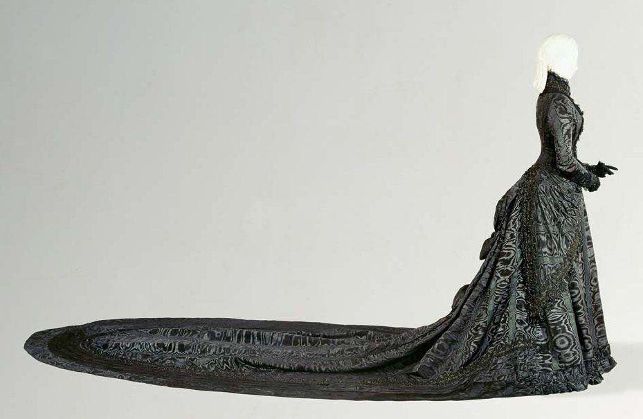 imperial beading dress Circa 1885 