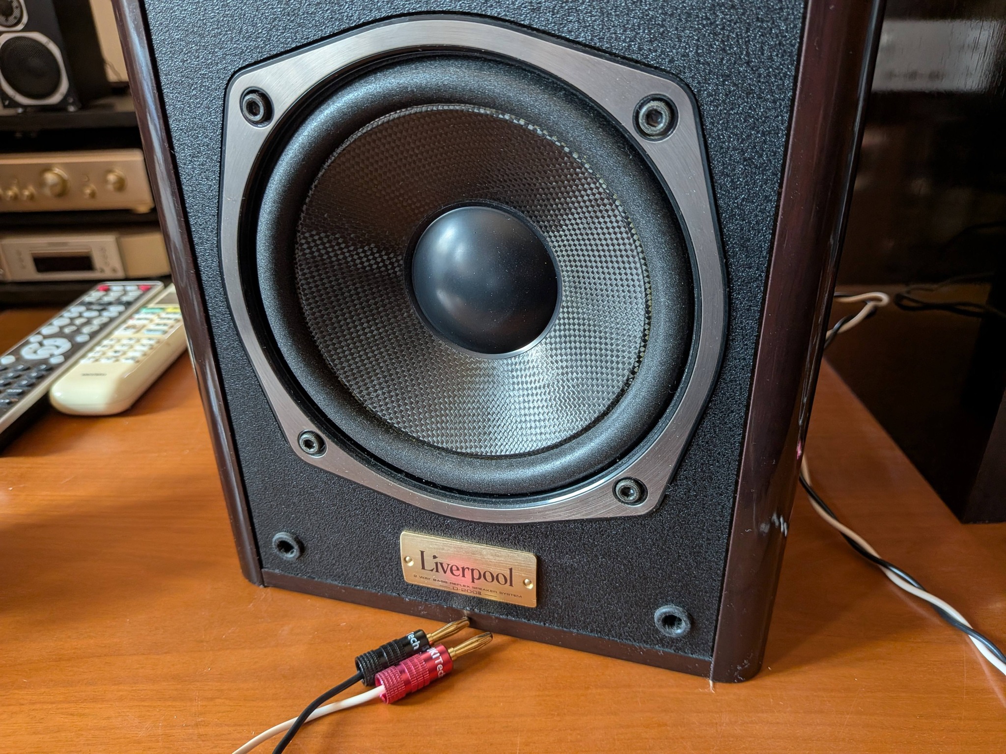 1990年前後の古いオーディオ機器のカタログ出てきました。