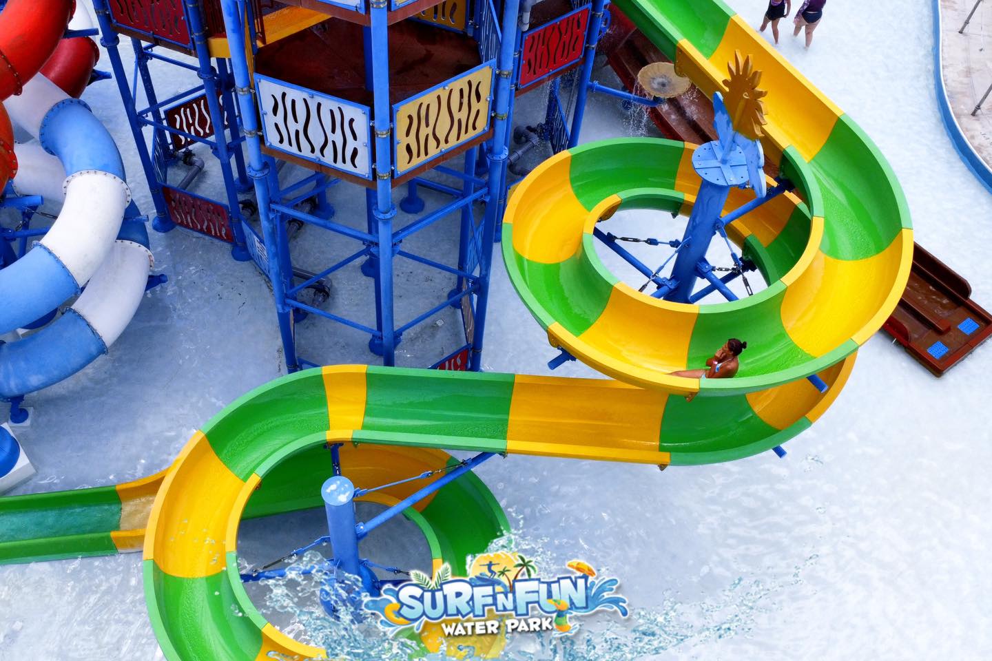 Comenzamos de #Día☀️ y Terminamos... - Surf N Fun Water Park