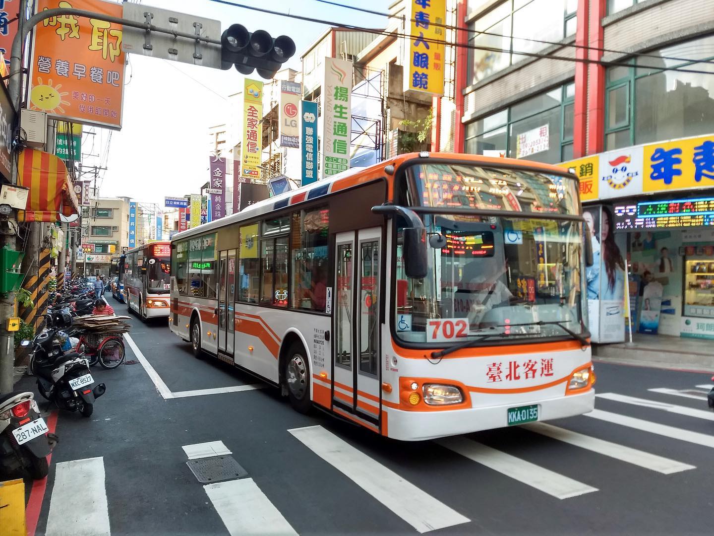 A Platinum Couchette 2.0 coach from Kaohsiung has arrived at