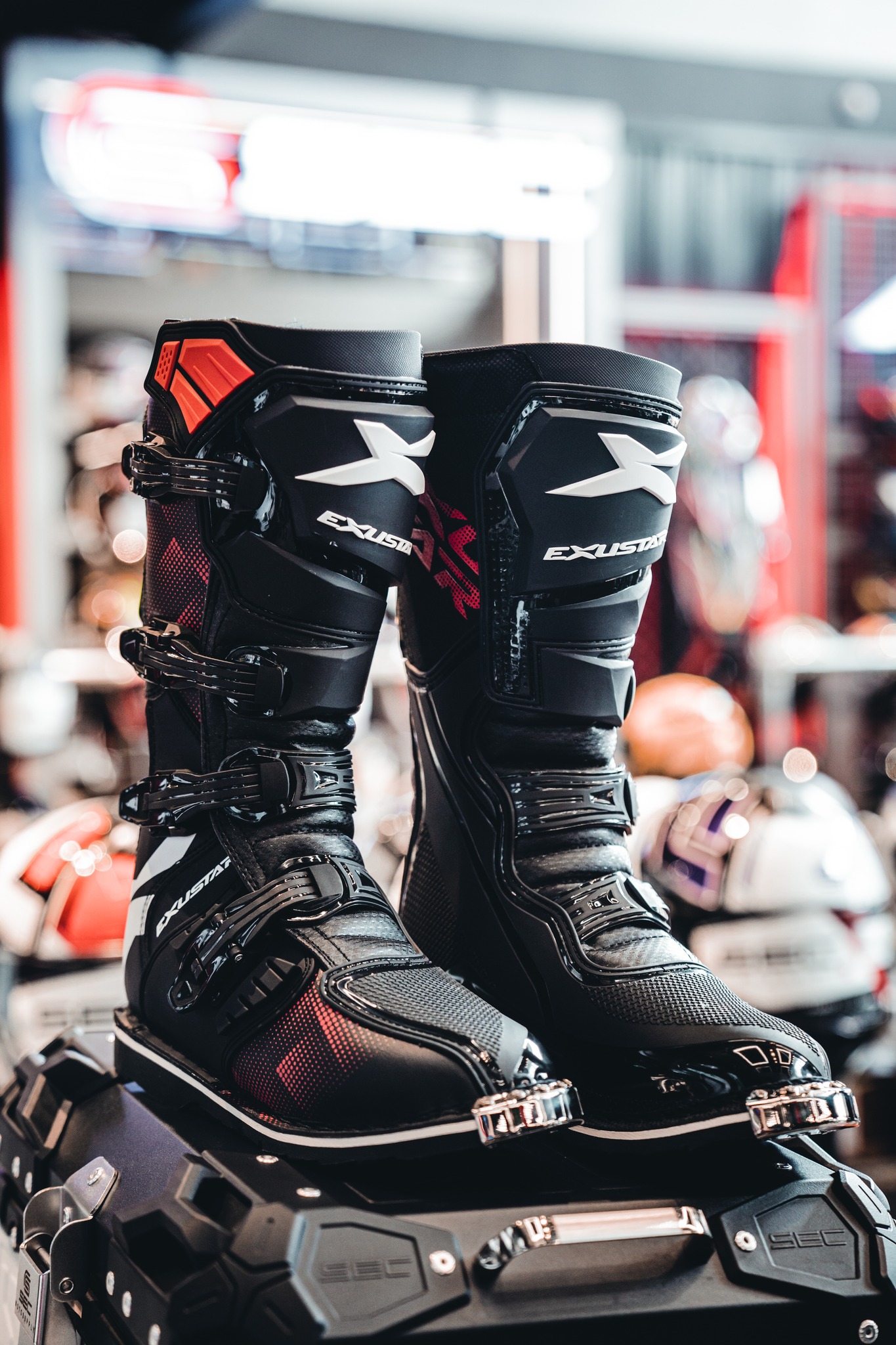Dirt or Asphalt? - Why not both? 😝 EXUSTAR E-SBR2231 Racing Boots