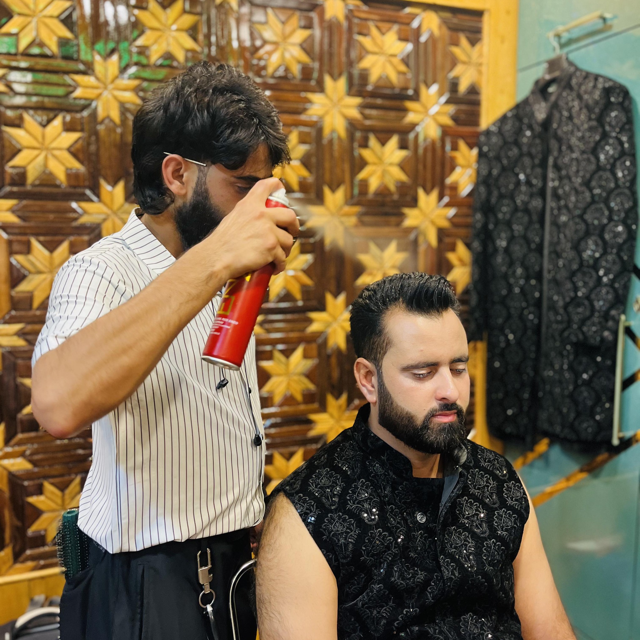 A FATHER’S HUG… AND A THOUSAND UNEXPRESSED EMOTIONS. He may see a groom ...