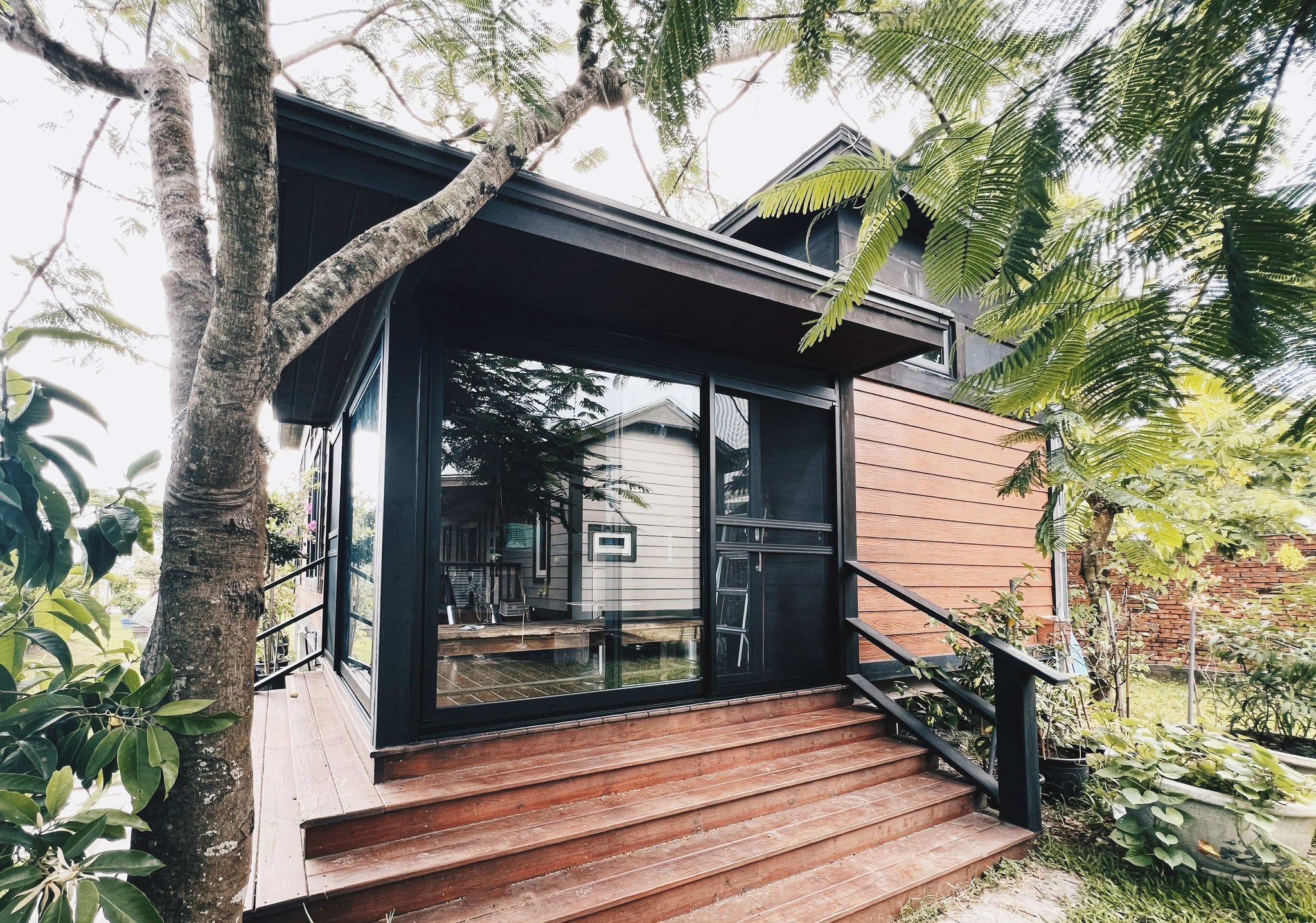 【移動方舟陽台變身室內空間？跟蚊蟲風雨說... - 居林木構建築 Asperworld Log & Timber Homes