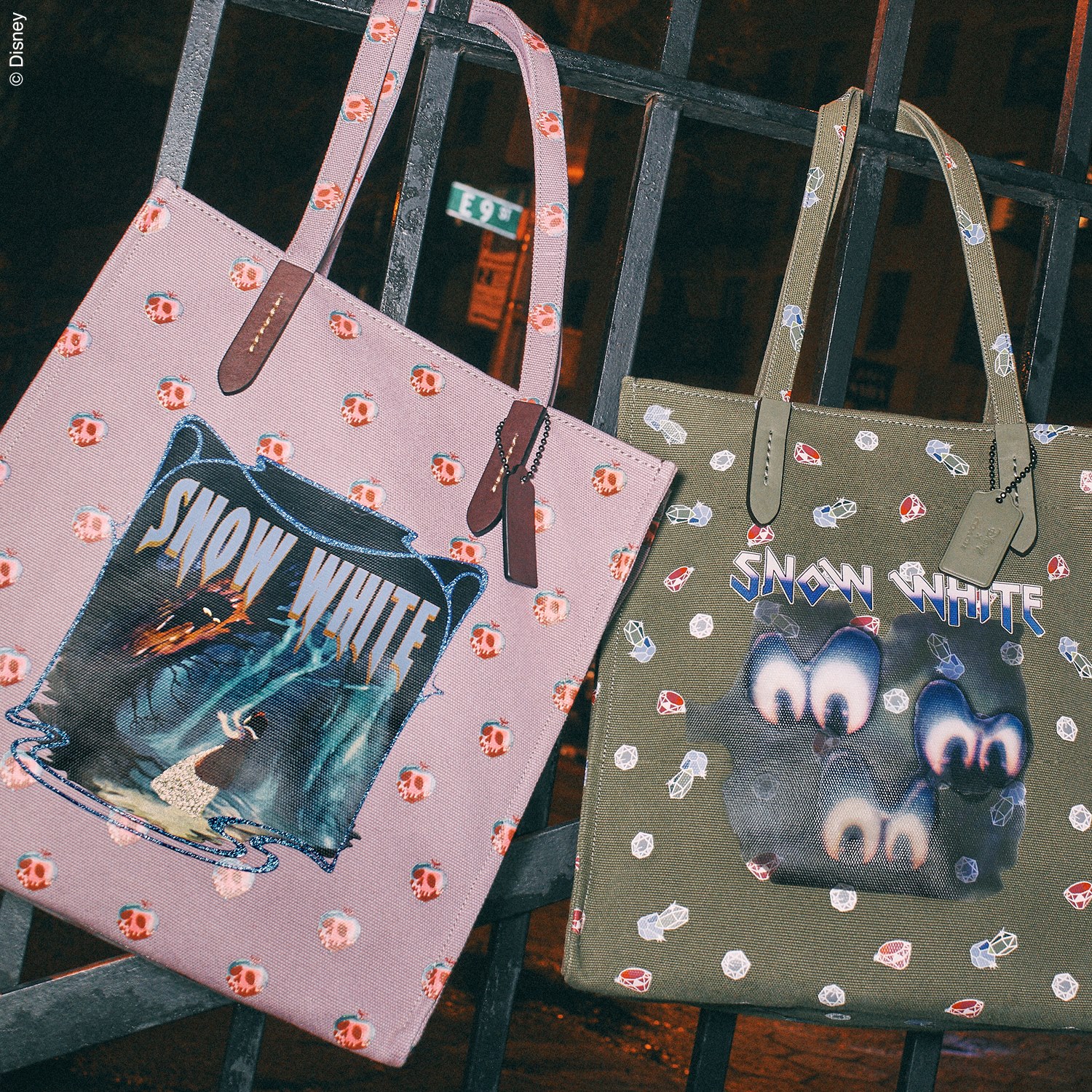 Coach - 暗闇に浮かぶ、『白雪姫』とスプーキーな目がポップな