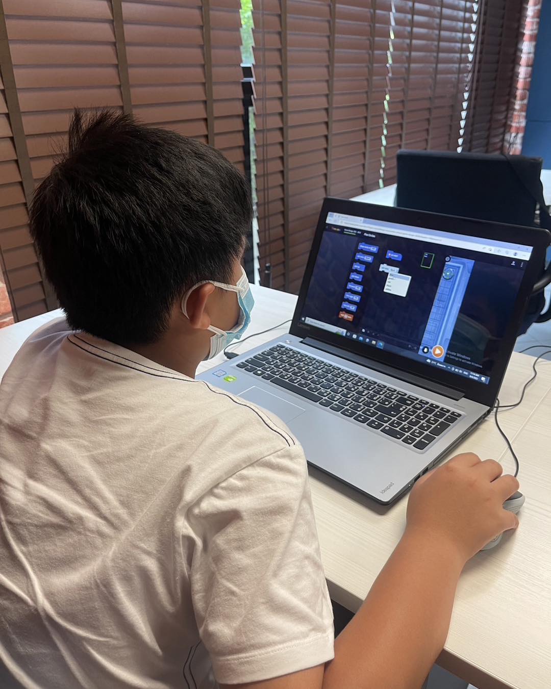 วั... - สอนเด็กเขียนโปรแกรมคอมพิวเตอร์ที่ Spark Coding Academy | Facebook