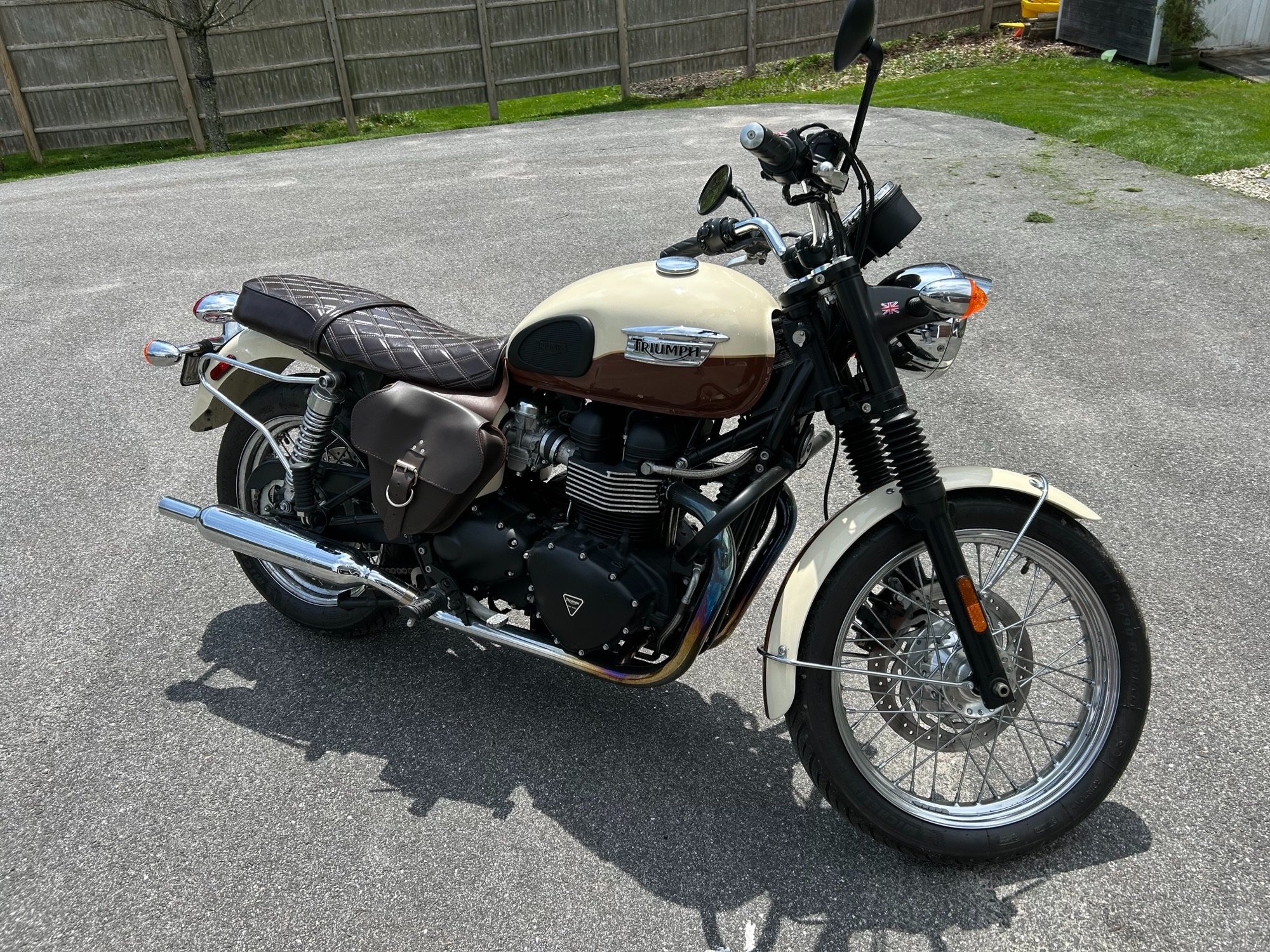 2011 Triumph classic bonneville t100 - Motorcycles & Scooters ...