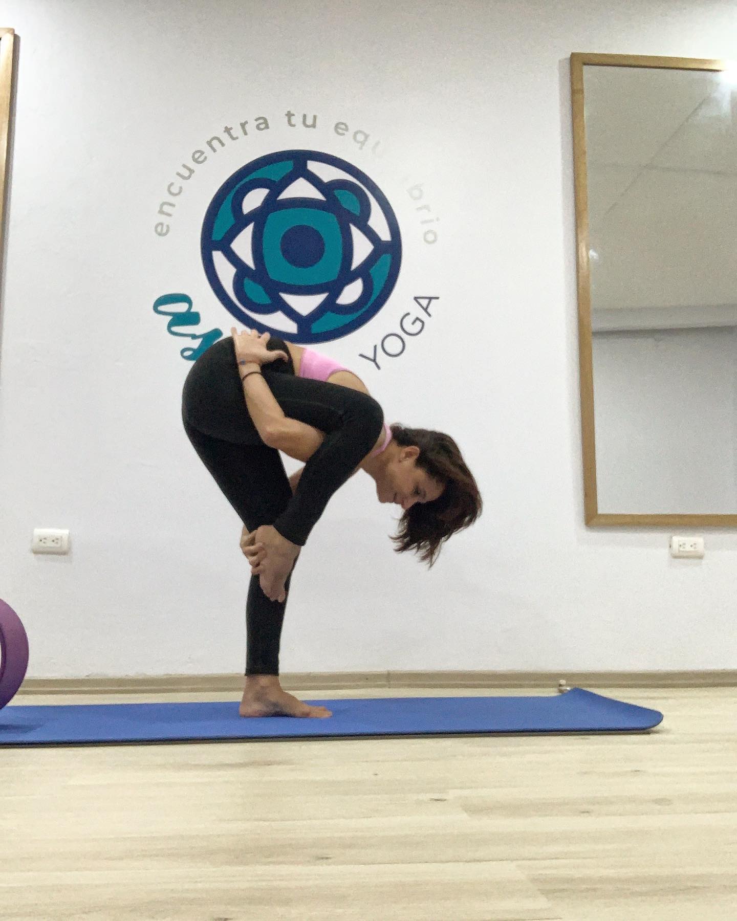 Asana Yoga - En las posturas de equilibrio, que durante... | Facebook