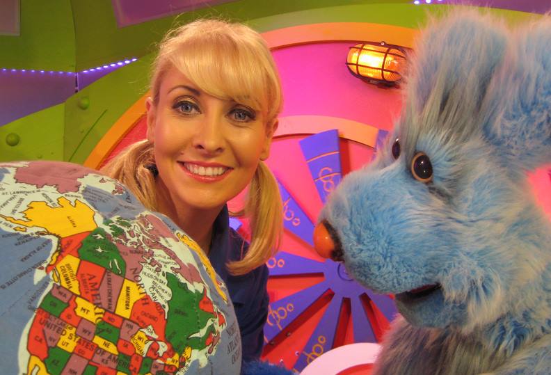 RTÉjr - Emma and Ógie continue their adventures on hubble on RTÉ Two ...