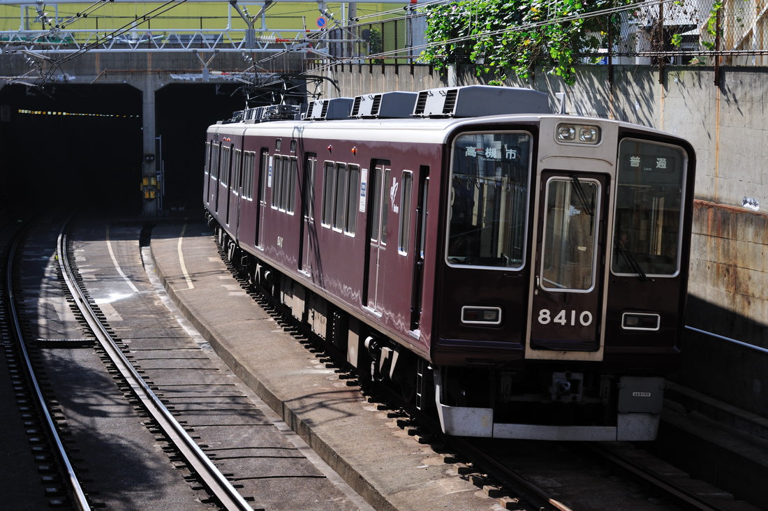 E233系3000番台5両+E231系1000番台10両の15両編成の上野東京ライン