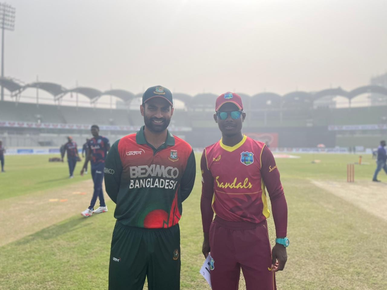 H M Hridoy - চট্টগ্রামে শেষ ওয়ানডেতে টসে হেরে ব্যাটিংয়ে বাংলাদেশ