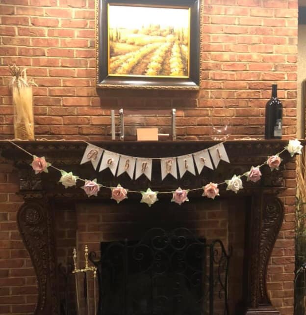 🌹Beautiful paper rose banner made... - Dandelion Paper Decor | Facebook