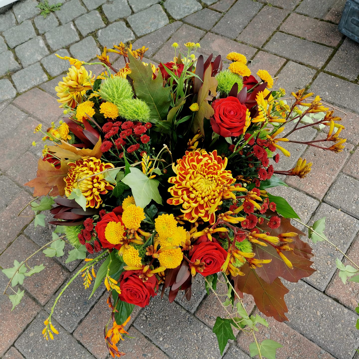 Rötter Blommor & Blad - Många blomster har lämnat butiken denna vecka ...
