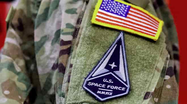 Nicole - BOUM ! Trump déménage aux États-Unis. Le commandement spatial ...