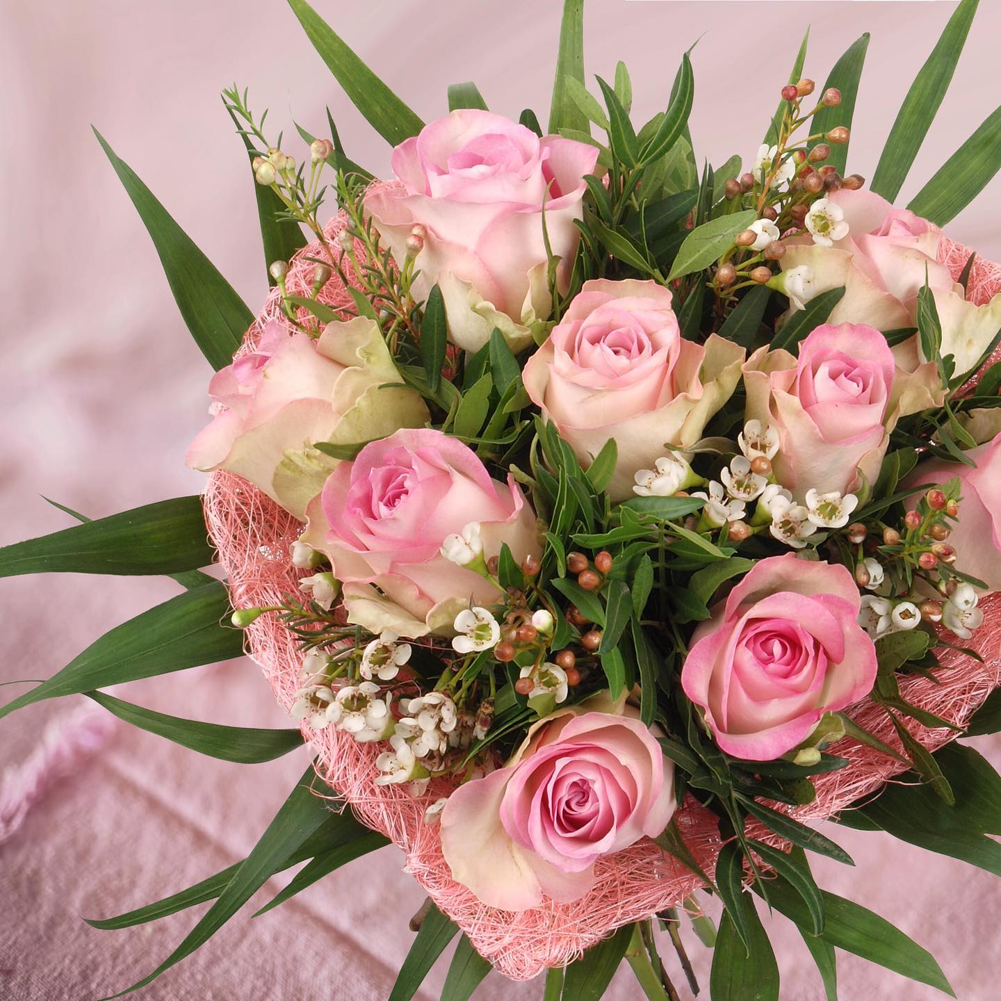 For someone special. Wunderschöne Blumensträusse, die von Herzen kommen. Hast du schon ein Geschenk zum Valentinstag?🌸❤️ #floramall#floramallschweiz#floramallsuisse#floramallswitzerland#blumen #flower