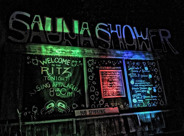 The Ritz Sauna & Showers | Veneta OR